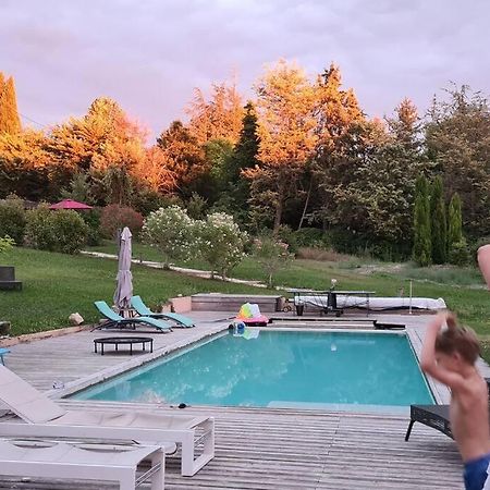 Chalet Bois Cosy Avec Piscine Aix Nature آيكس أومبروفينس المظهر الخارجي الصورة